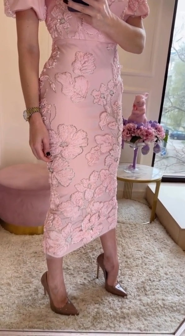 Elegantna ženska poletna obleka z vezenim cvetjem in kristali-SI