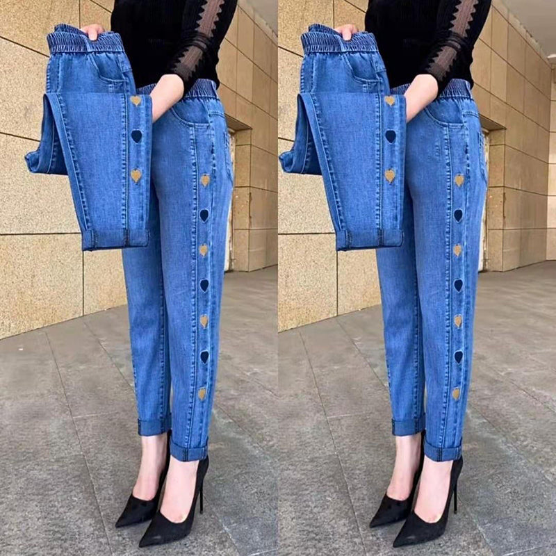 🔥Hot Sale🔥Γυναικείο ψηλό ελαστικό τζιν με κεντημένο σχέδιο καρδιάς