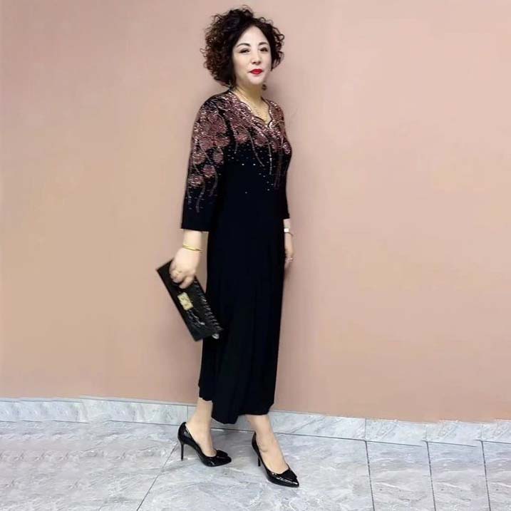 Κομψά γυναικεία φορέματα με γυαλιστερή λαιμόκοψη-GR