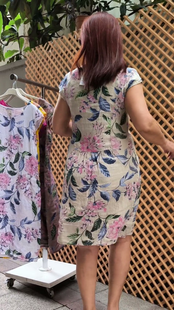 👗 Φόρεμα με στάμπα, φαρδιά μανίκια και στρογγυλή λαιμόκοψη
