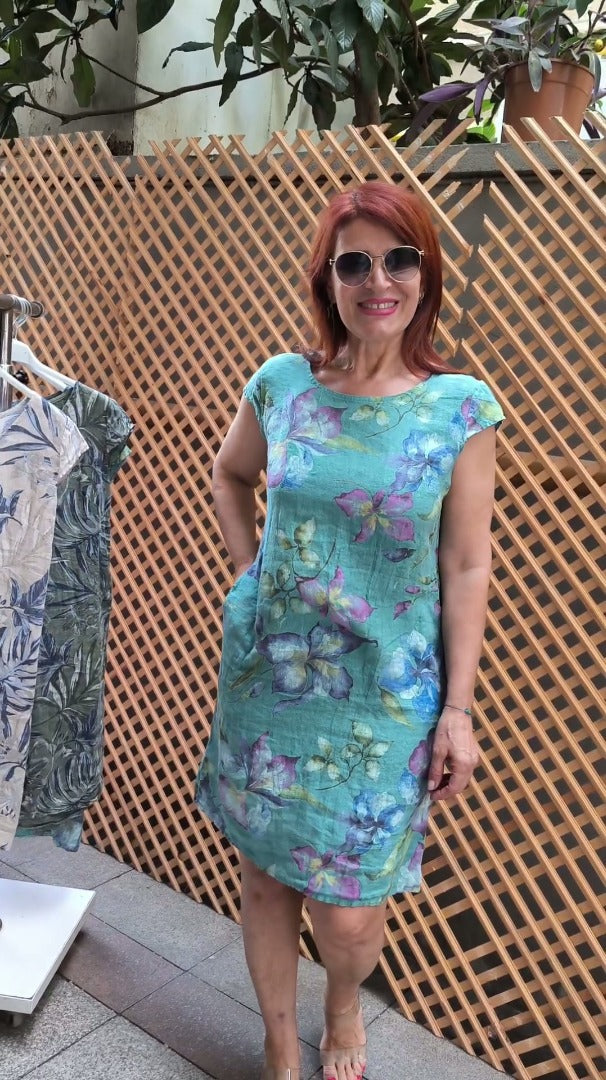 👗 Φόρεμα με στάμπα, φαρδιά μανίκια και στρογγυλή λαιμόκοψη