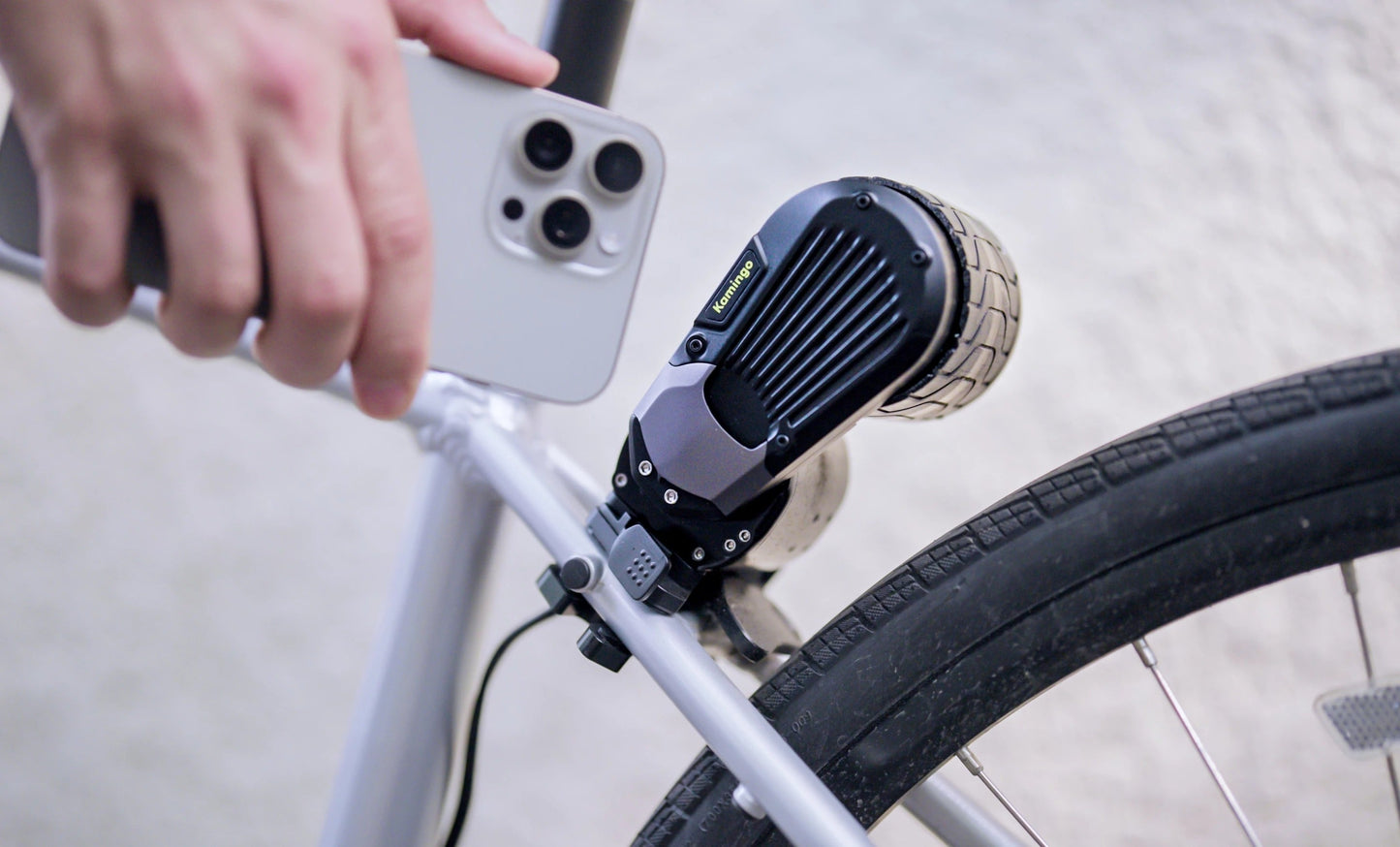 Kamingo: V 10 sekundah spremenite svoje kolo v električno kolo z močjo 750 W-SI