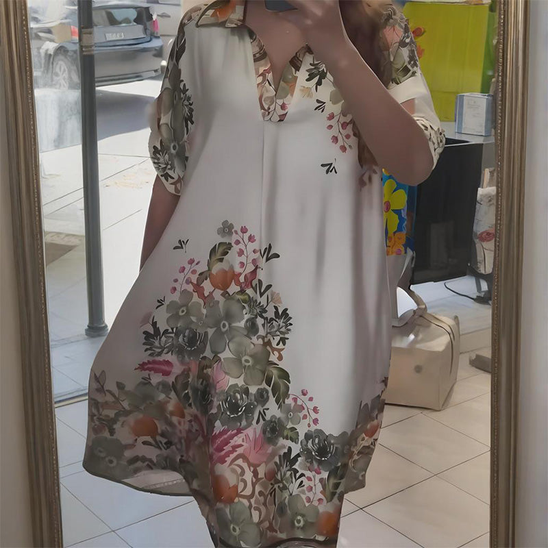 Laisva gėlėta suknelė su V formos iškirpte-LT