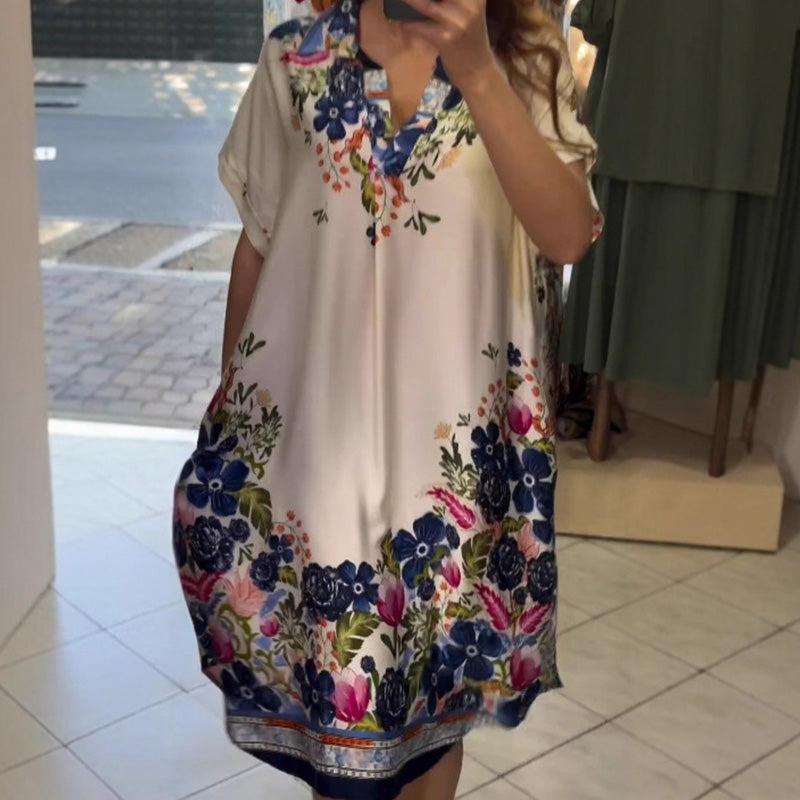 Laisva gėlėta suknelė su V formos iškirpte-LT