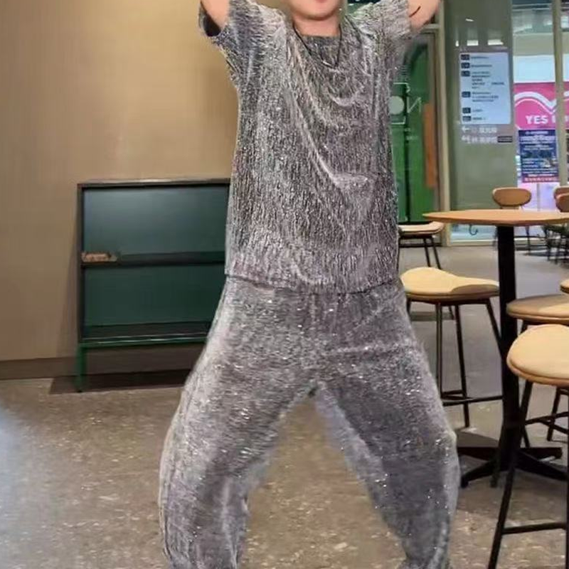 💖 Nov dizajn za leto 2025 ✨Moški dvodelni komplet: majica s kratkimi rokavi in široke hlače-SI