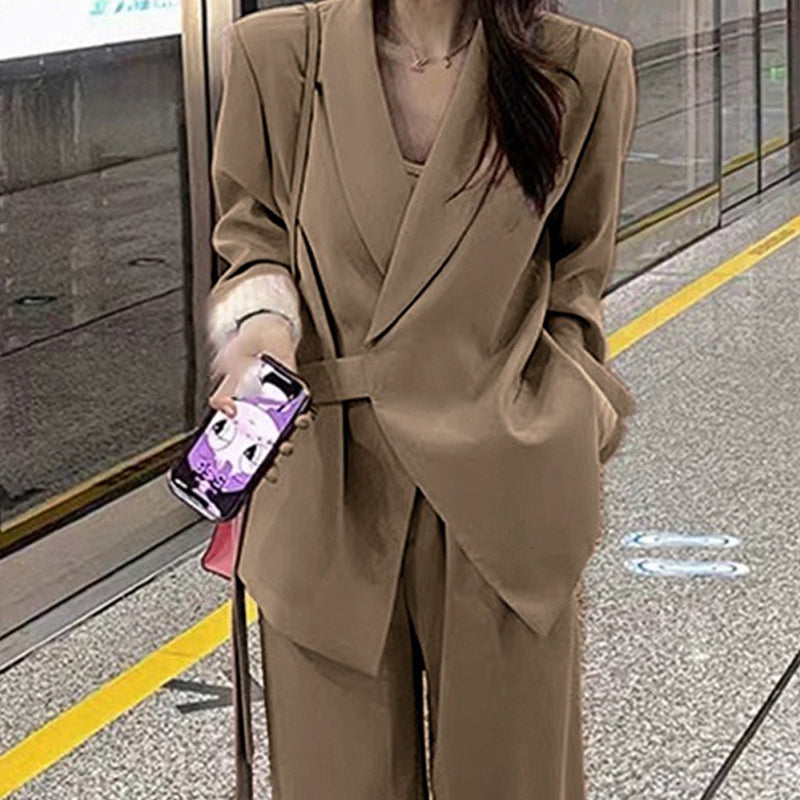 Dvodelni ženski komplet - suknjič z zavezovanjem spredaj in široke hlače-SI